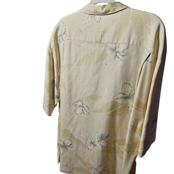 Tommy Bahama Mens XL Silk Hawaiian Shirt With Tropical Floral Print & Coconut Bu - Picture 5 of 5